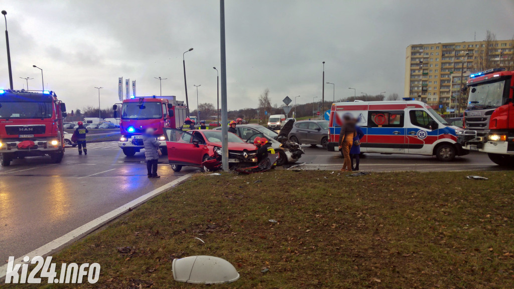 Groźna kolizja na skrzyżowaniu na Rąbinie