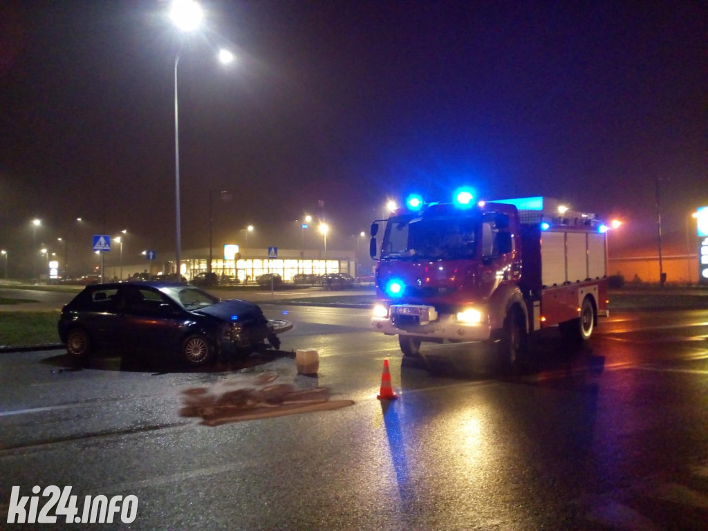 Kolizja na skrzyżowaniu WP i Niepodległości