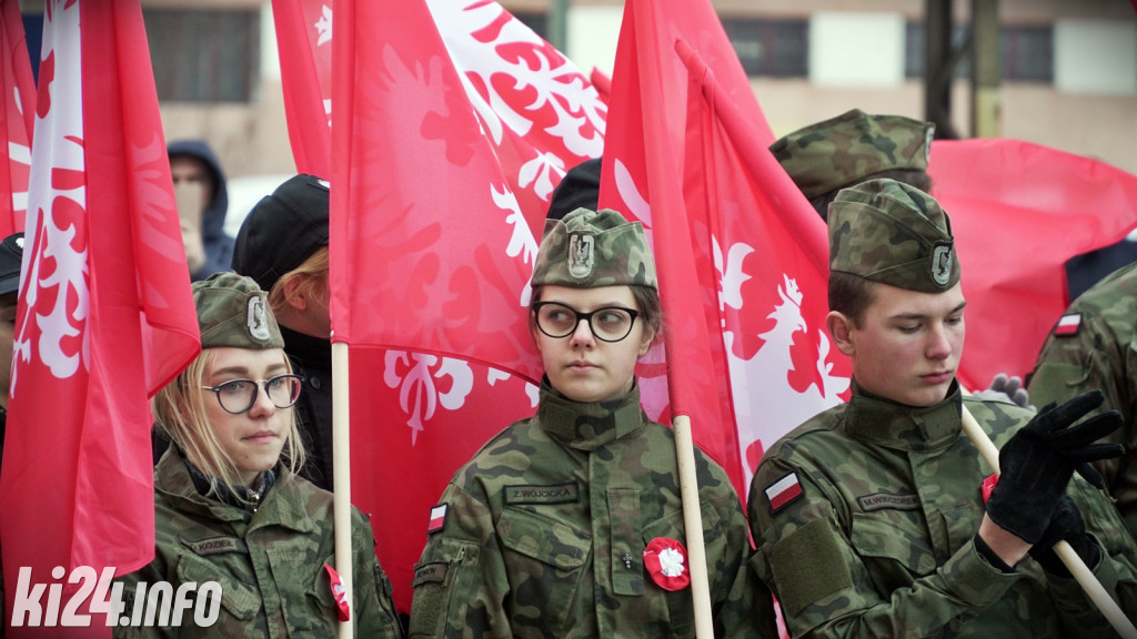 Odsłonięcie tablicy na dworcu PKP