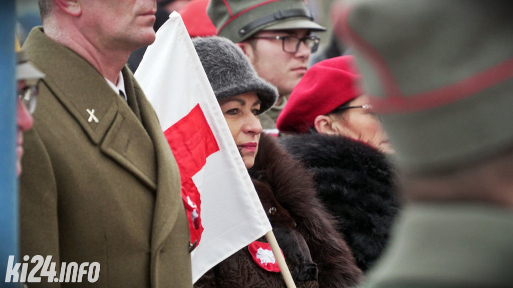 Odsłonięcie tablicy na dworcu PKP
