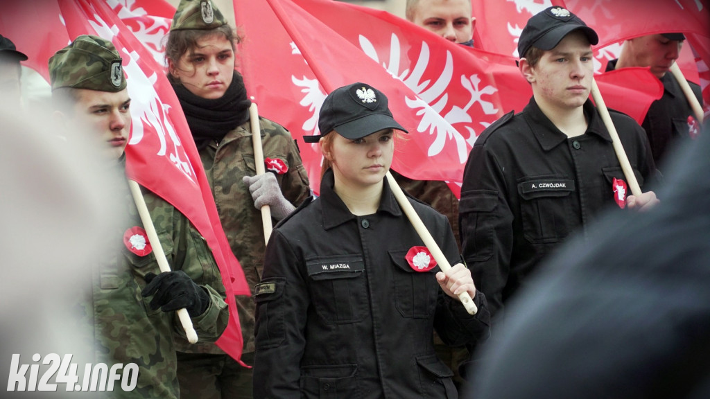 Odsłonięcie tablicy na dworcu PKP