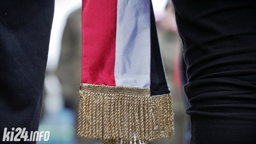 Odsłonięcie tablicy na dworcu PKP