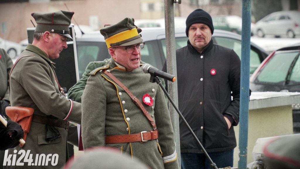 Odsłonięcie tablicy na dworcu PKP