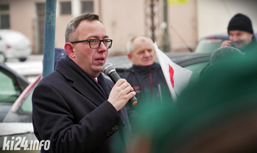 Odsłonięcie tablicy na dworcu PKP