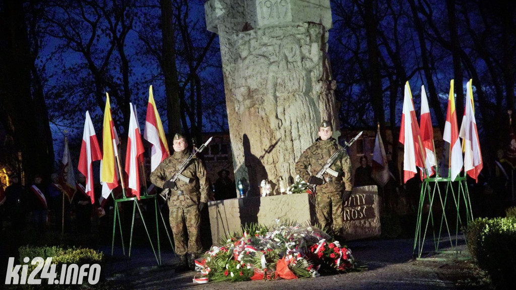 Uroczystości pod Pomnikiem Powstańców Wielkopolskich