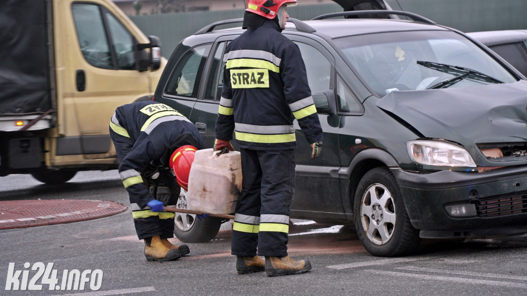 Kraksa na skrzyżowaniu Orłowskiej i Pileckiego