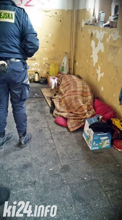 Straż Miejska pomaga bezdomnym
