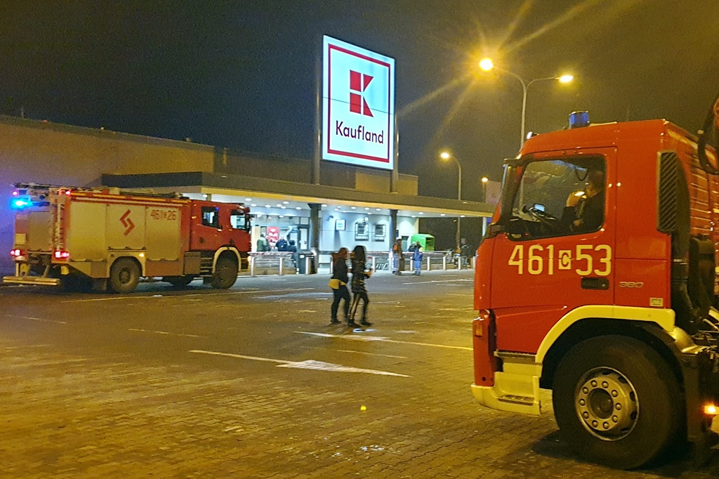 Alarm bombowy w Kauflandzie
