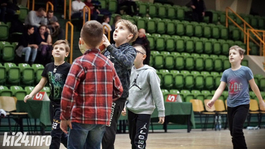 Domino wygrywa z Ogniwem Polbit Szczecin