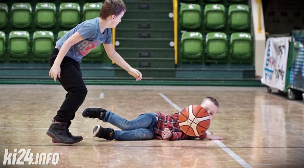 Domino wygrywa z Ogniwem Polbit Szczecin