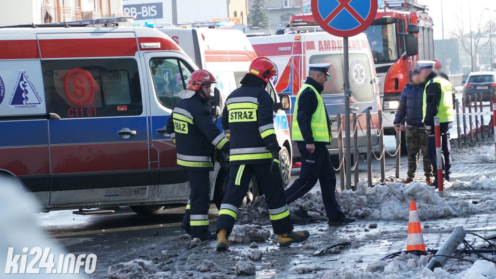 Zderzenie dwóch aut i potrącenie