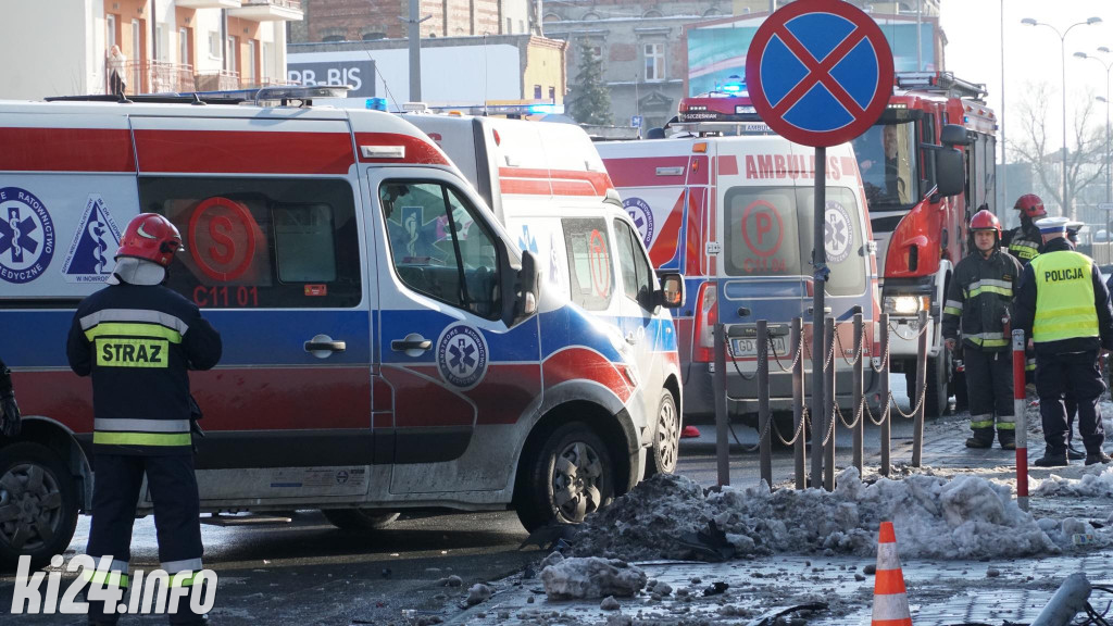 Zderzenie dwóch aut i potrącenie