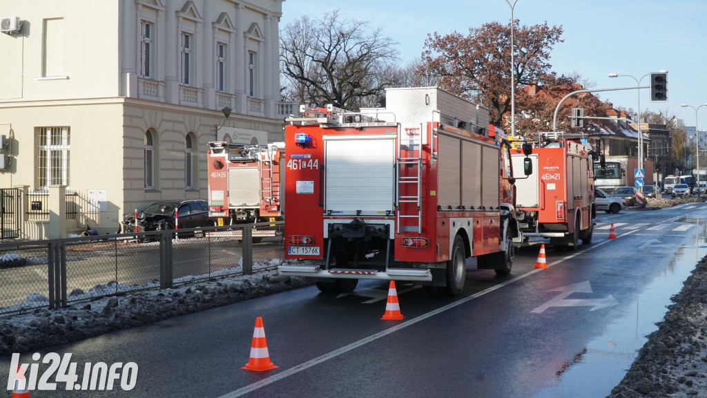 Zderzenie dwóch aut i potrącenie