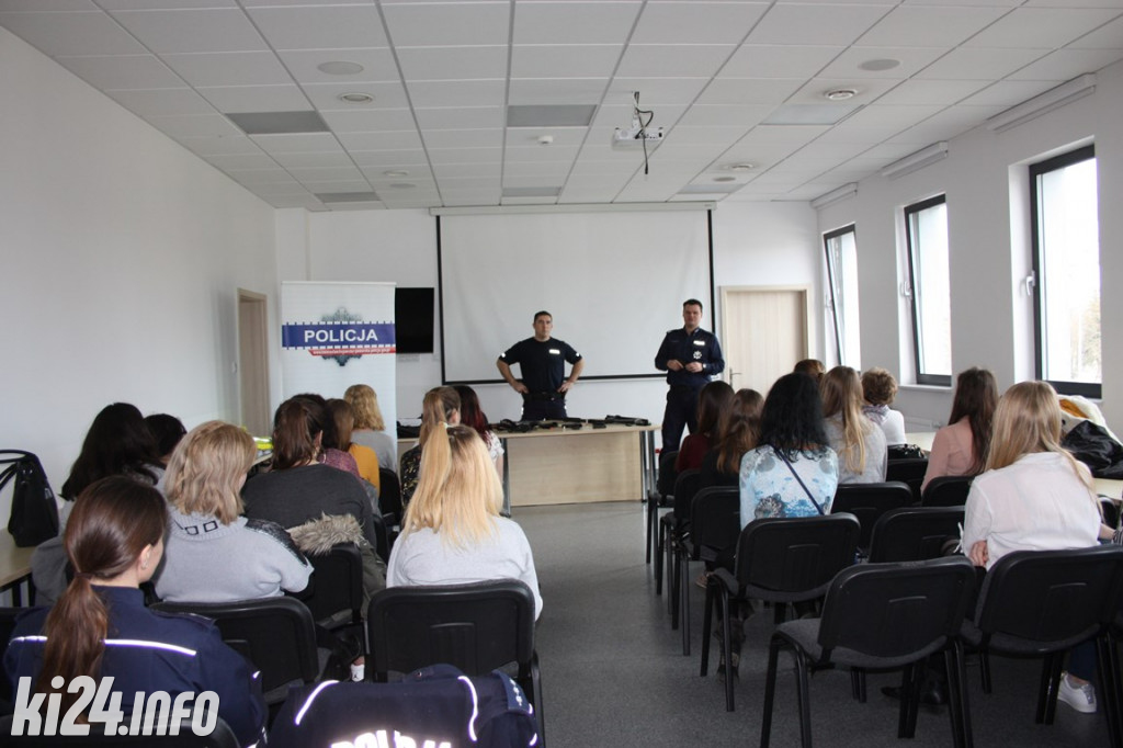 Dzień Kobiet w komendzie policji