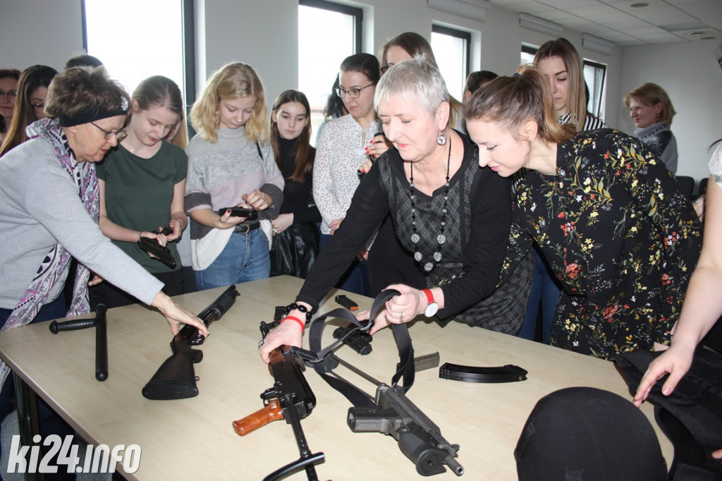 Dzień Kobiet w komendzie policji