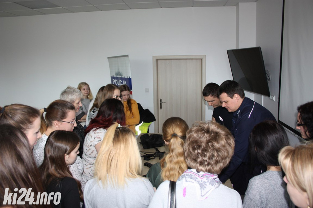 Dzień Kobiet w komendzie policji