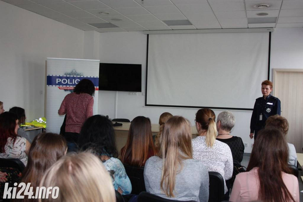 Dzień Kobiet w komendzie policji