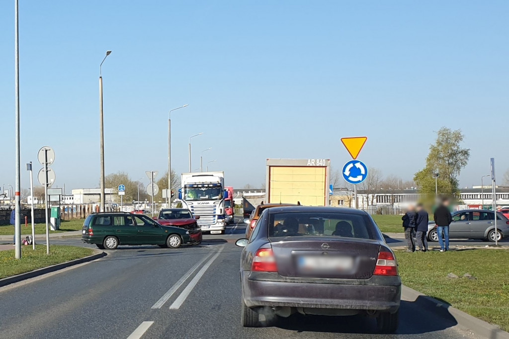 Kraksa na pinezce przy Marcinkowskiego