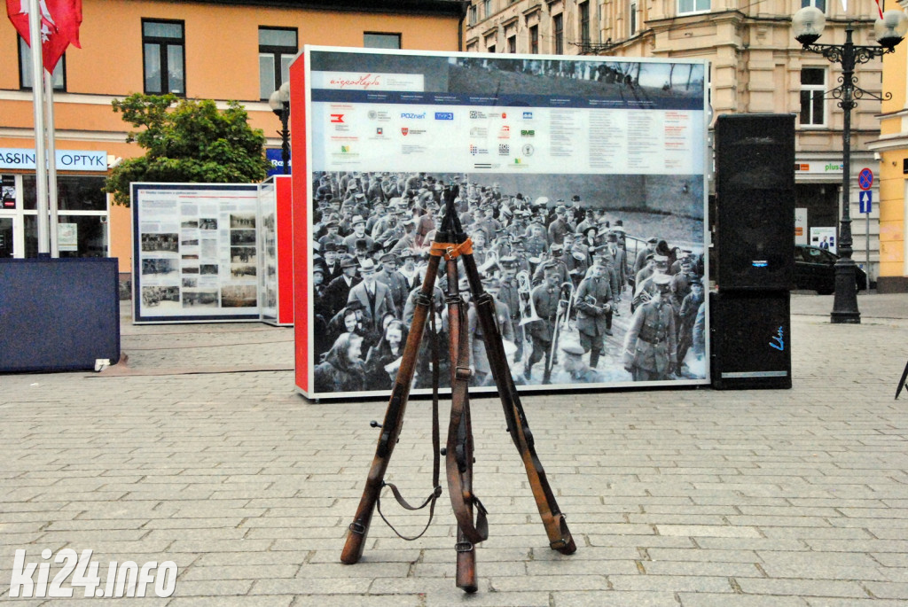 Niepodległościowa wystawa na inowrocławskim Rynku