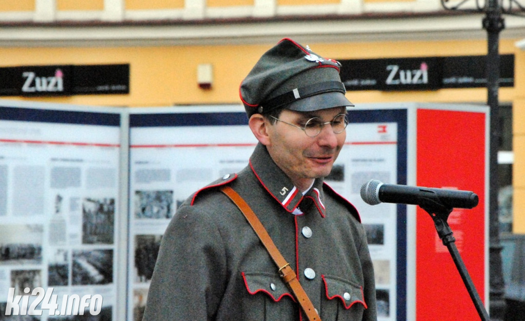 Niepodległościowa wystawa na inowrocławskim Rynku