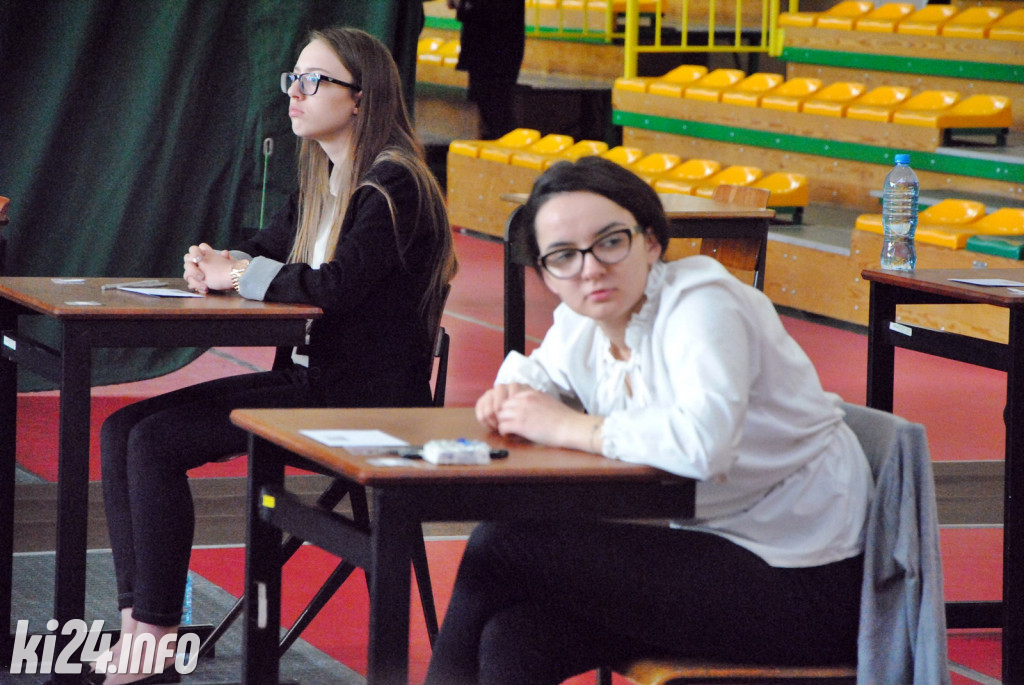 Maturzyści rozpoczęli egzaminy. Dziś język polski