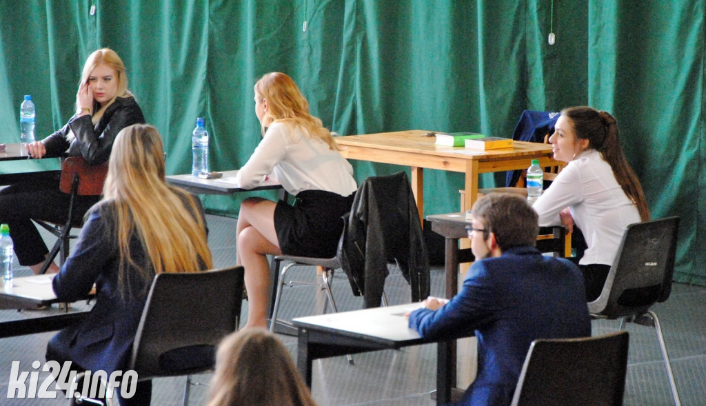 Maturzyści rozpoczęli egzaminy. Dziś język polski