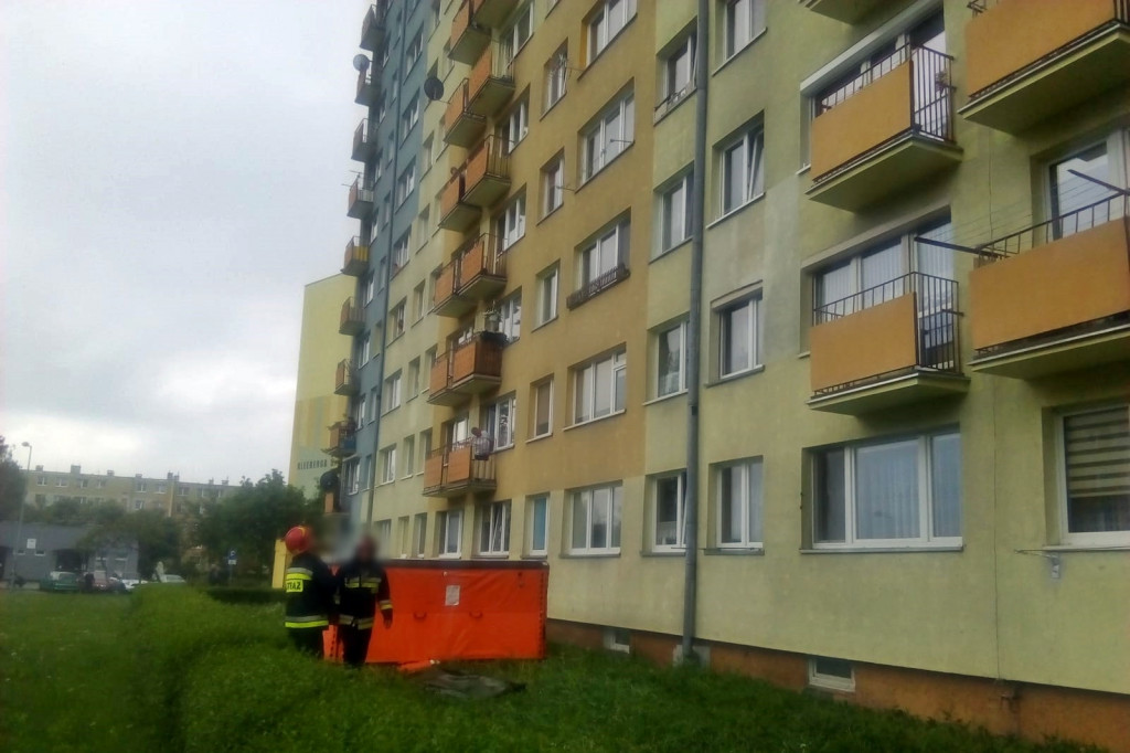 Chciała skoczyć z 11 piętra