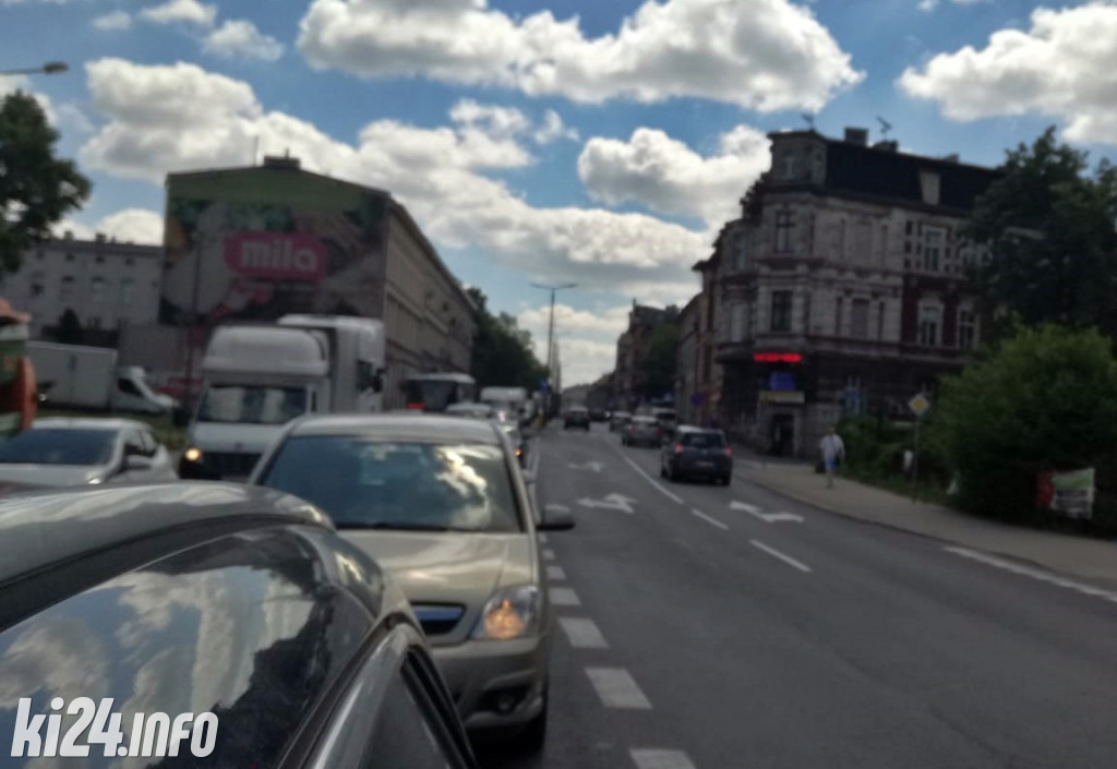 Wielki korek na Dworcowej