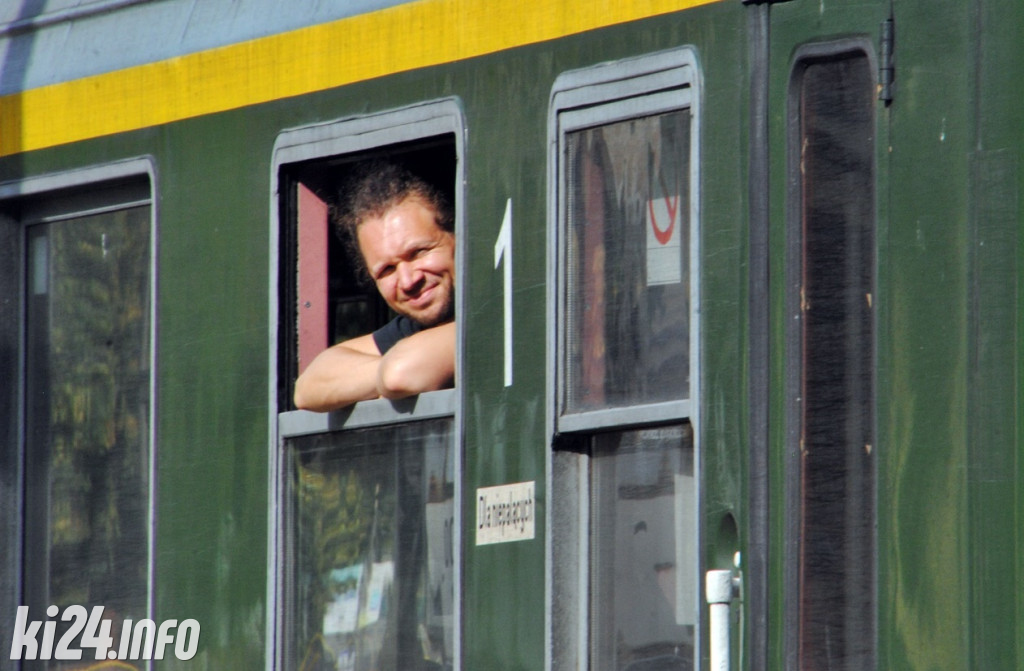 Zabytkowy pociąg Kujawy przyjechał do Inowrocławia