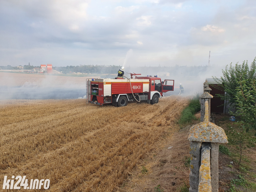 Pożar ścierniska w Mątwach