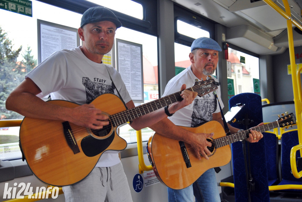 Mini-koncert w blues-busie