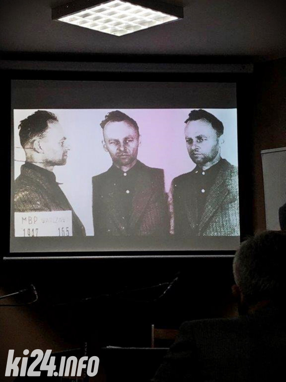 Patriotyczny wieczór na harcerskiej przystani