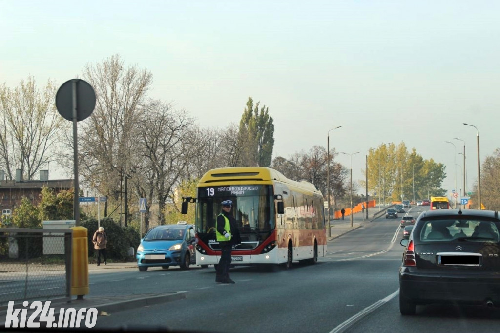 Wokół cmentarzy we Wszystkich Świętych