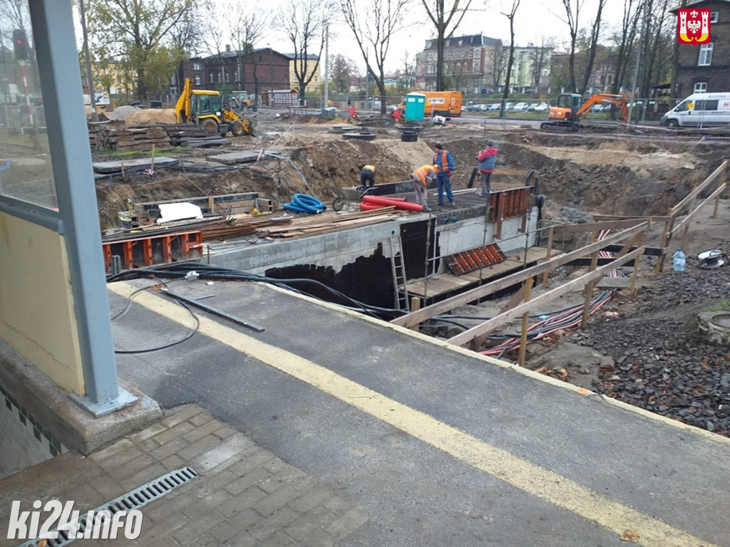 Budowa tunelu przy dworcu PKP