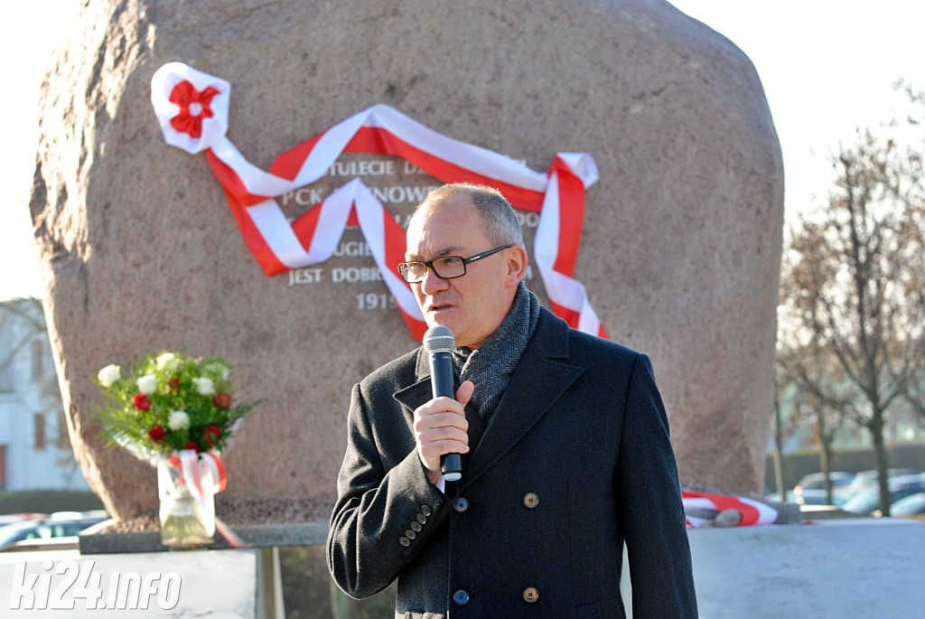 Odsłonięcie pomnika na 100-lecie PCK