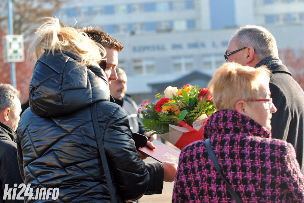 Odsłonięcie pomnika na 100-lecie PCK