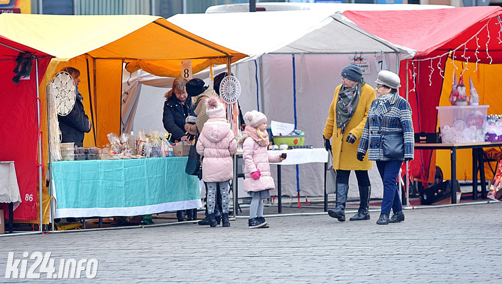 Świąteczny jarmark na Rynku
