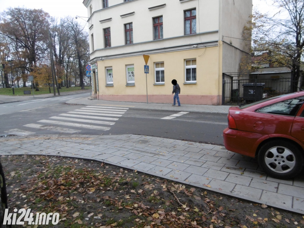 Listopadowi wirtuozi parkowania
