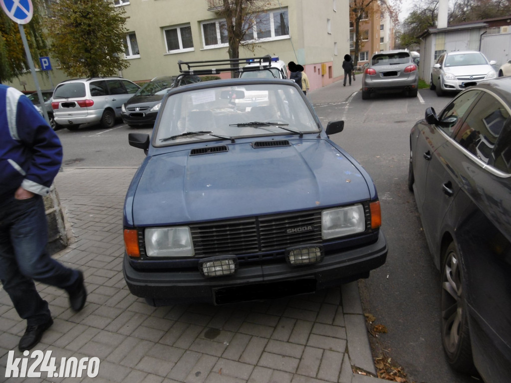Listopadowi wirtuozi parkowania
