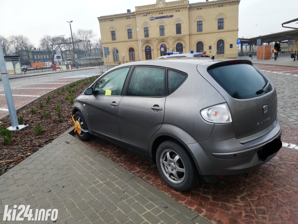 Listopadowi wirtuozi parkowania