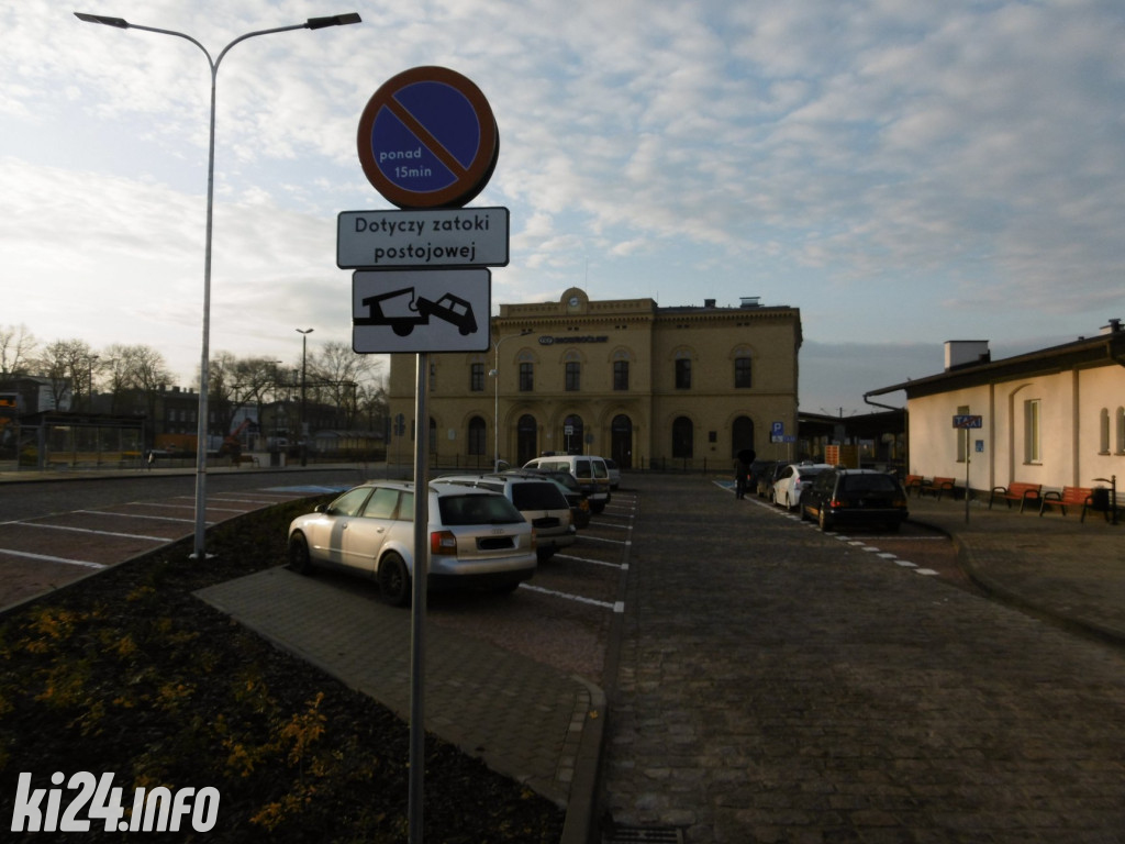 Listopadowi wirtuozi parkowania