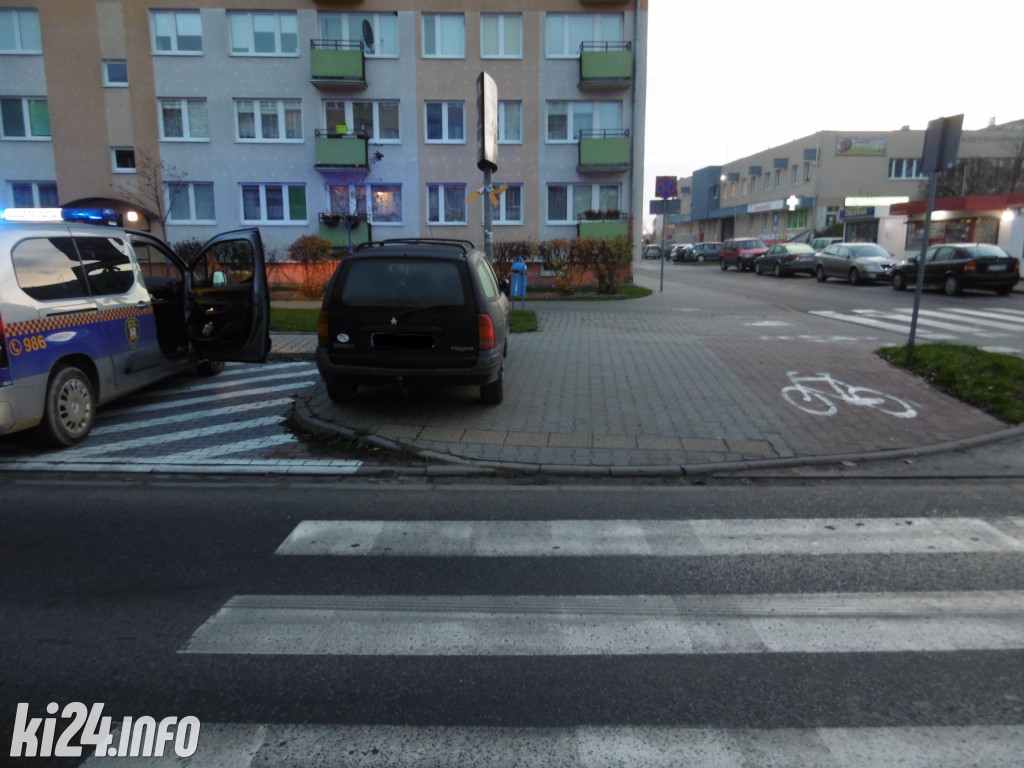 Listopadowi wirtuozi parkowania