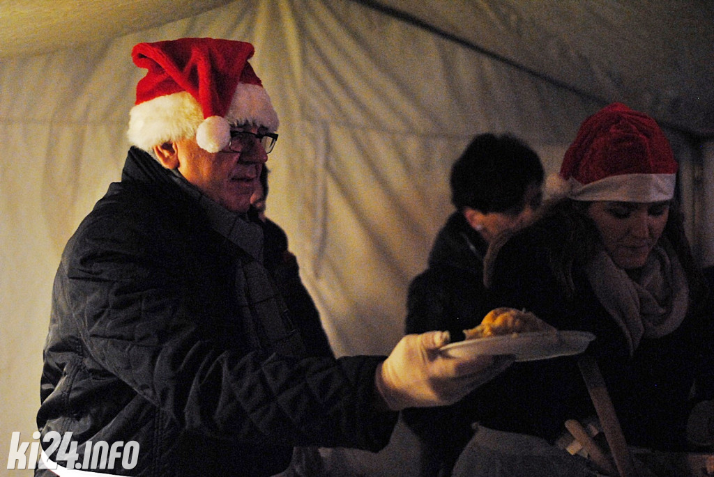 Otwarcie bożonarodzeniowej szopki na Rynku
