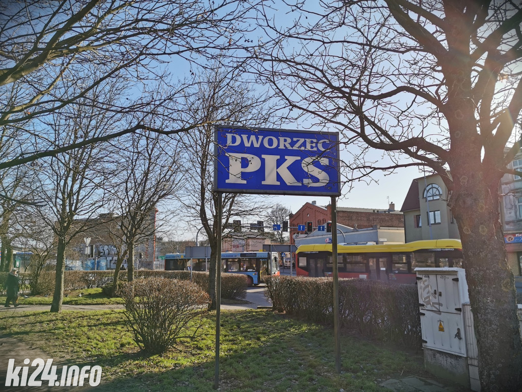 Dawny dworzec PKS w Inowrocławiu staje się historią