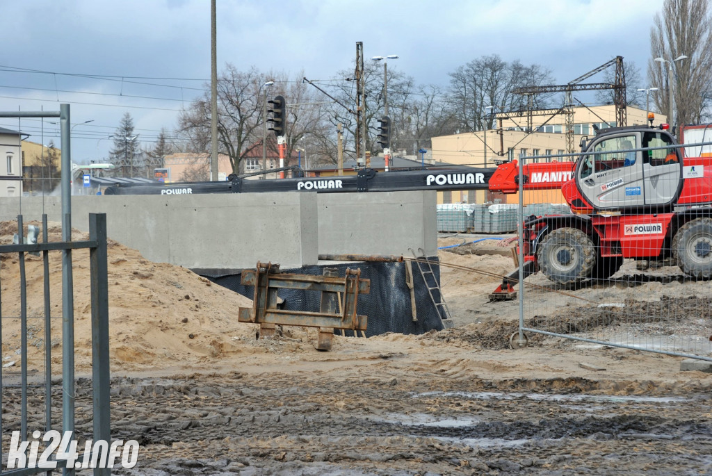 Budowa tunelu i parkingu na dworcu PKP