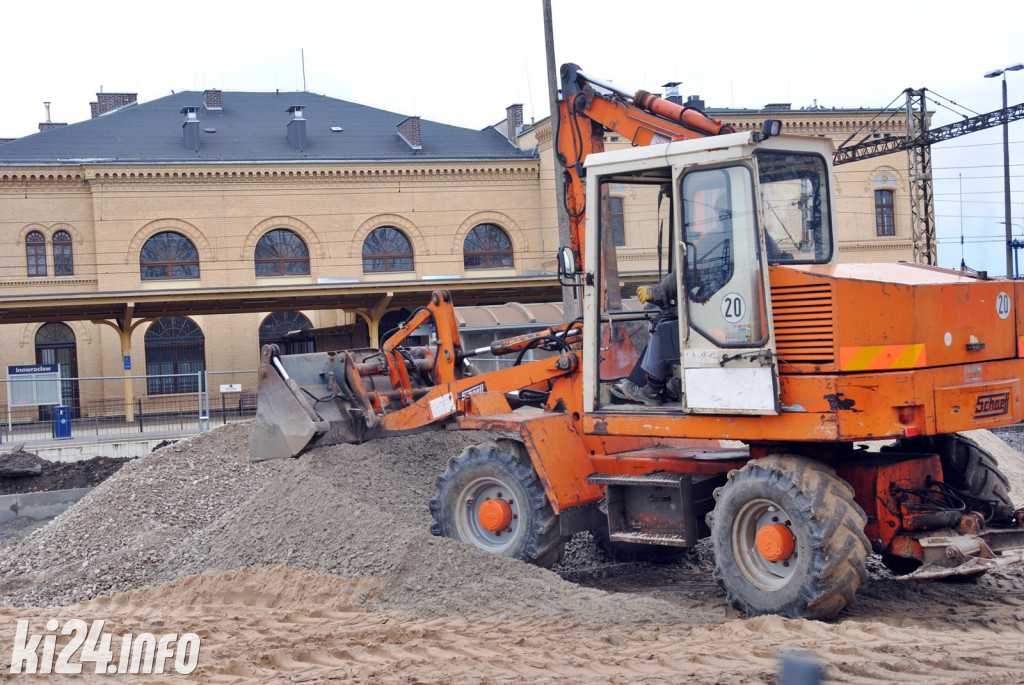 Budowa tunelu i parkingu na dworcu PKP