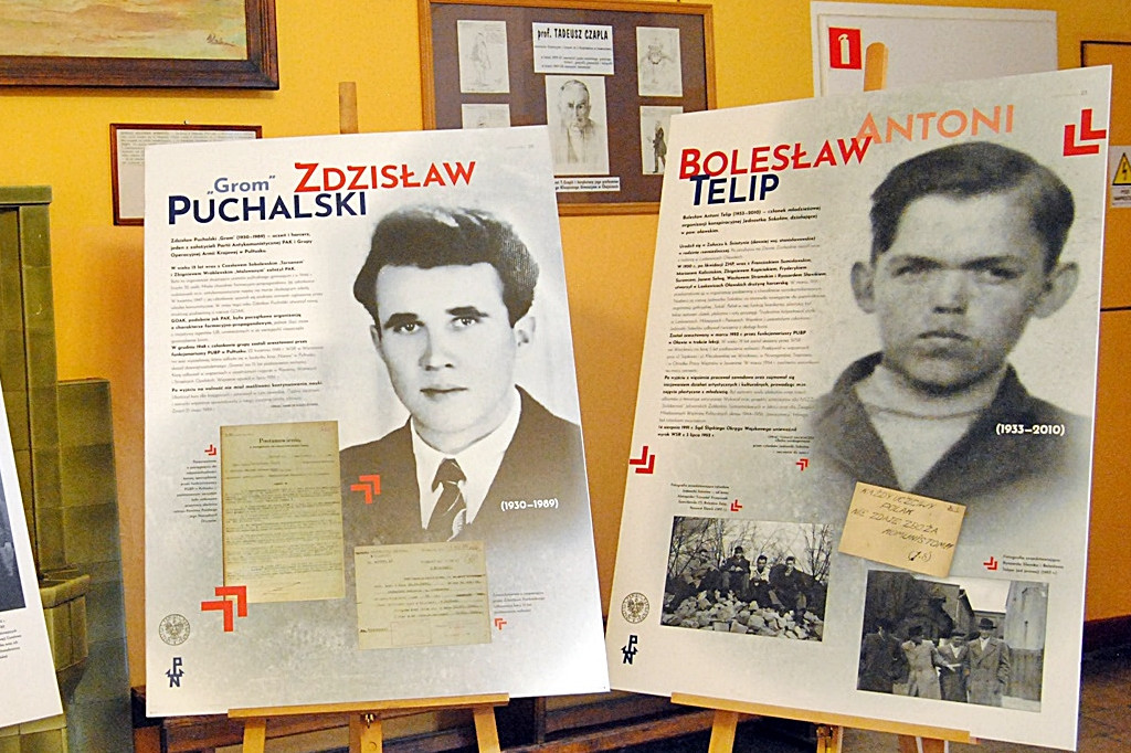 Odsłonięcie tablic w I LO ku pamięci ofiar represji stalinowskich