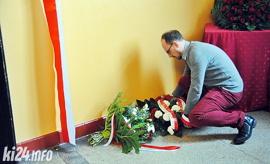 Odsłonięcie tablic w I LO ku pamięci ofiar represji stalinowskich
