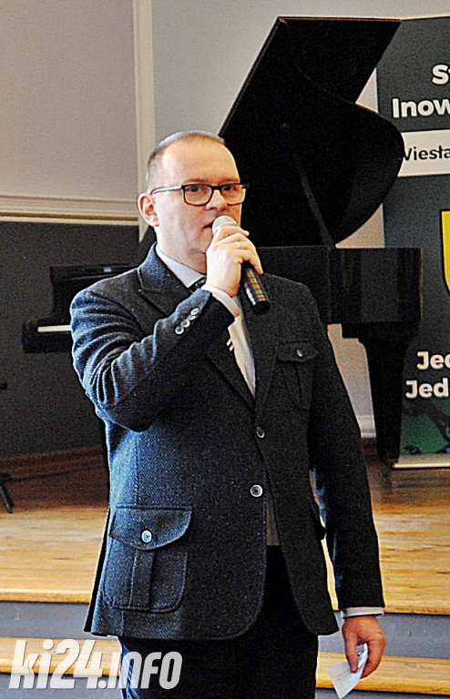 Odsłonięcie tablic w I LO ku pamięci ofiar represji stalinowskich