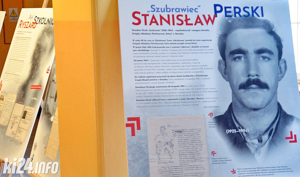 Odsłonięcie tablic w I LO ku pamięci ofiar represji stalinowskich